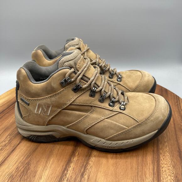 New Balance 977 Boots Womens Size 8.5 B Brown Leather Gore-Tex Trail Hiking Shoe - Picture 1 of 8